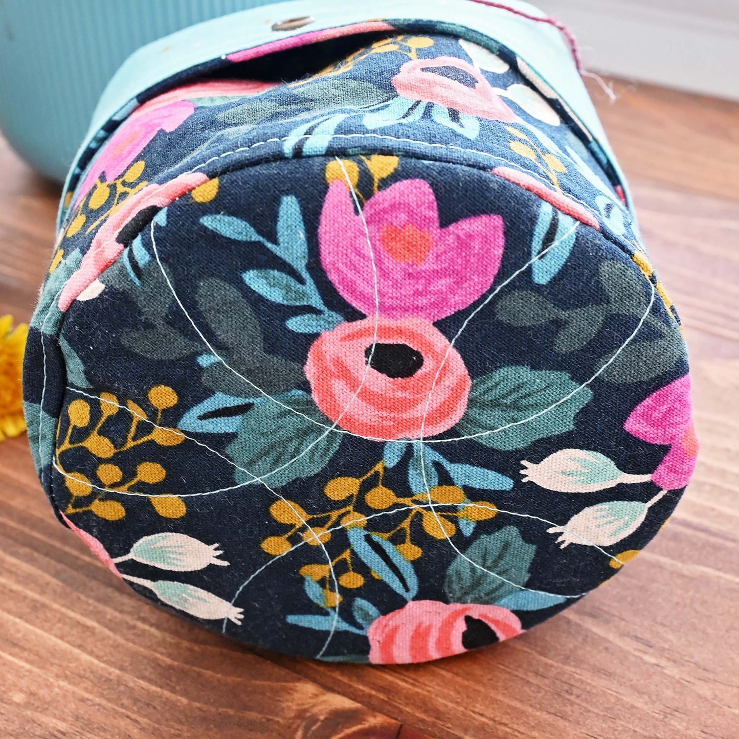 Rosa Yarn Cozy - Medium