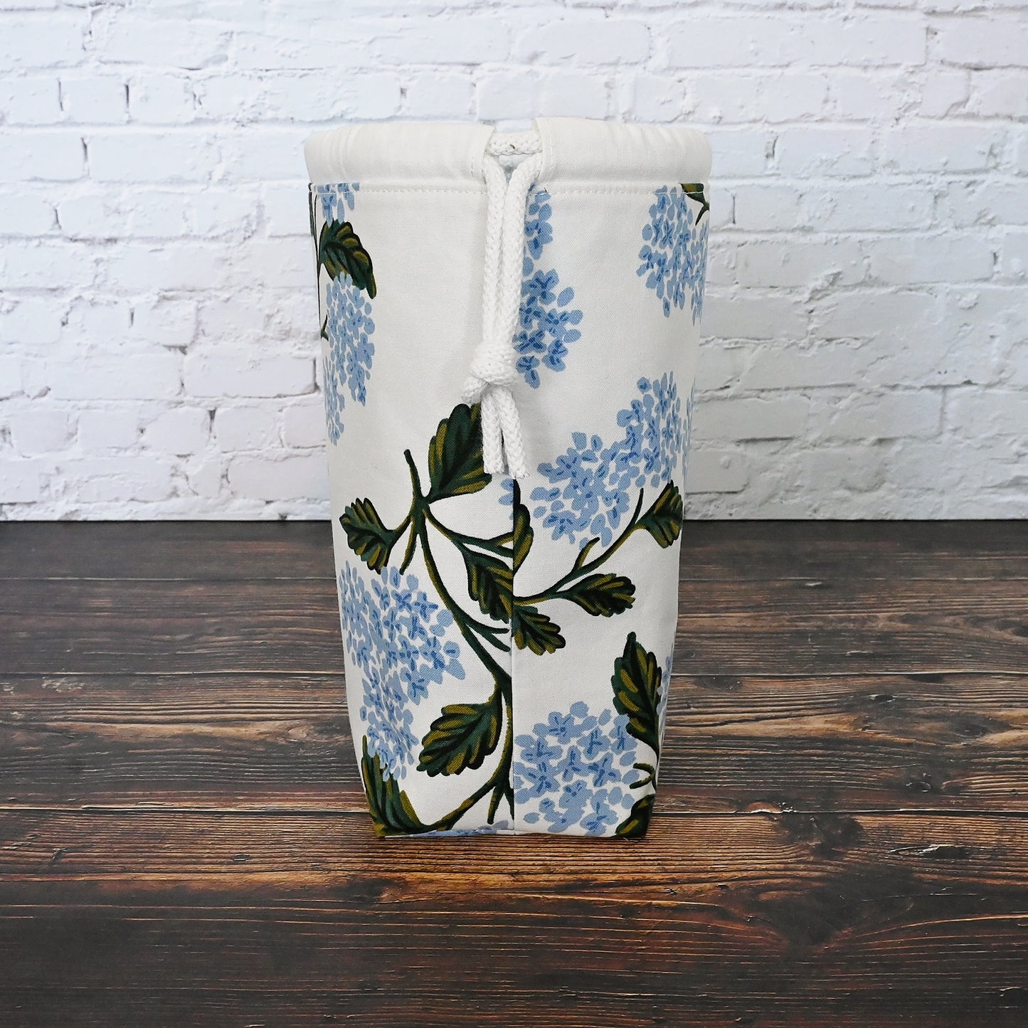 Pretty White and Blue Hydrangea Drawstring Bag