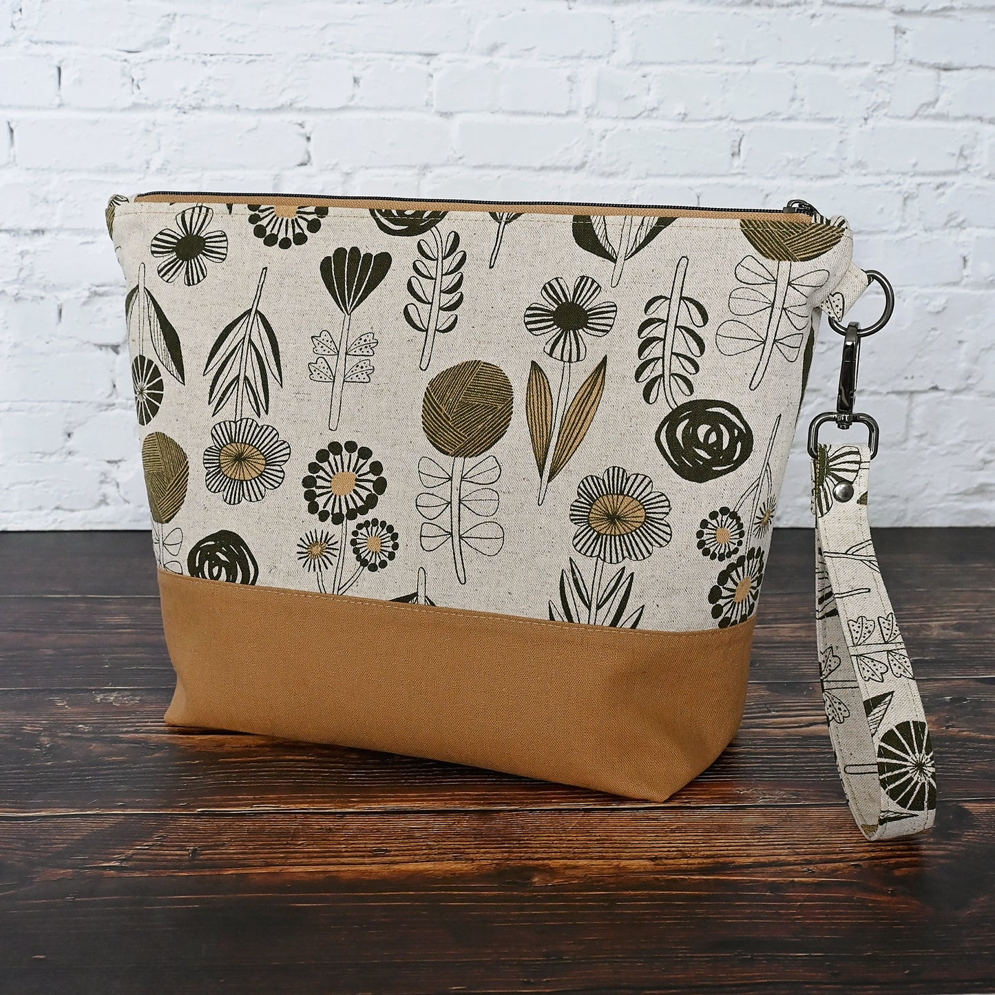 Canvas Zippered Project Bag in a Pretty Yarn Ball Canvas
