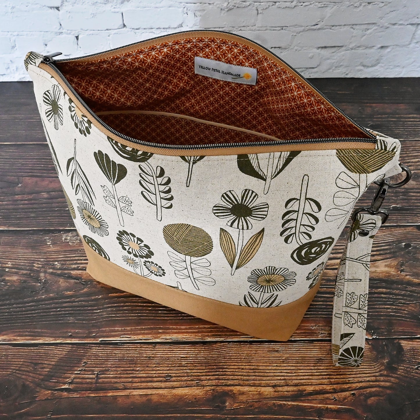 Canvas Zippered Project Bag in a Pretty Yarn Ball Canvas