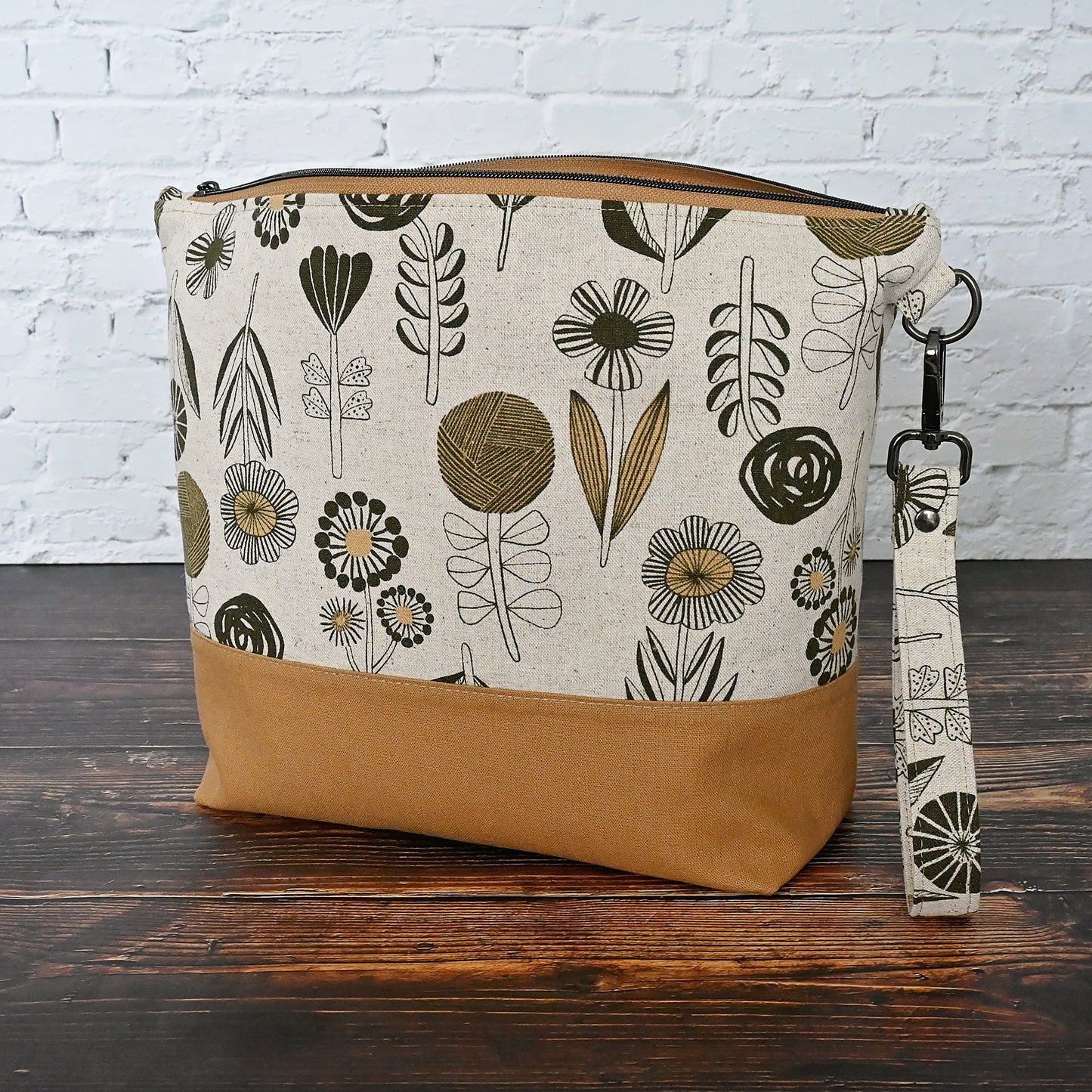 Canvas Zippered Project Bag in a Pretty Yarn Ball Canvas