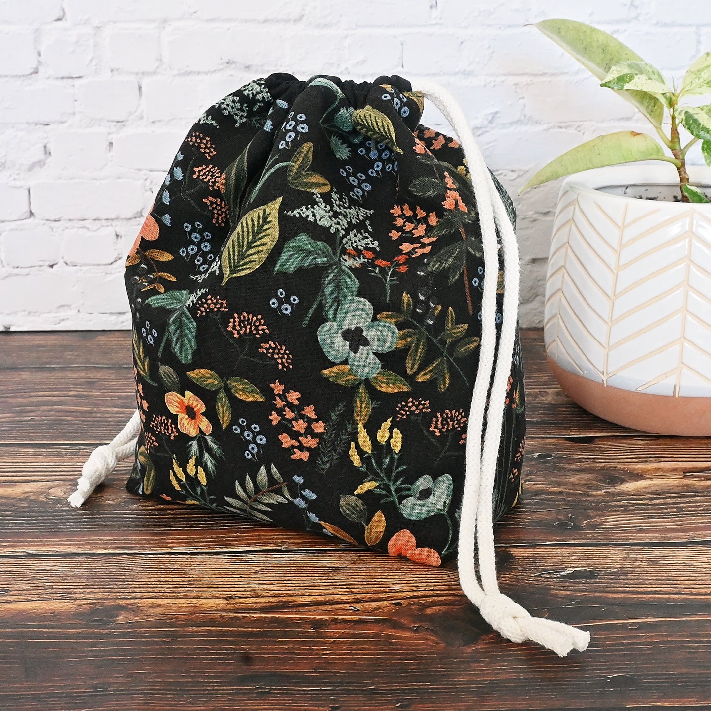 Amalfi Canvas Drawstring Bag in Black