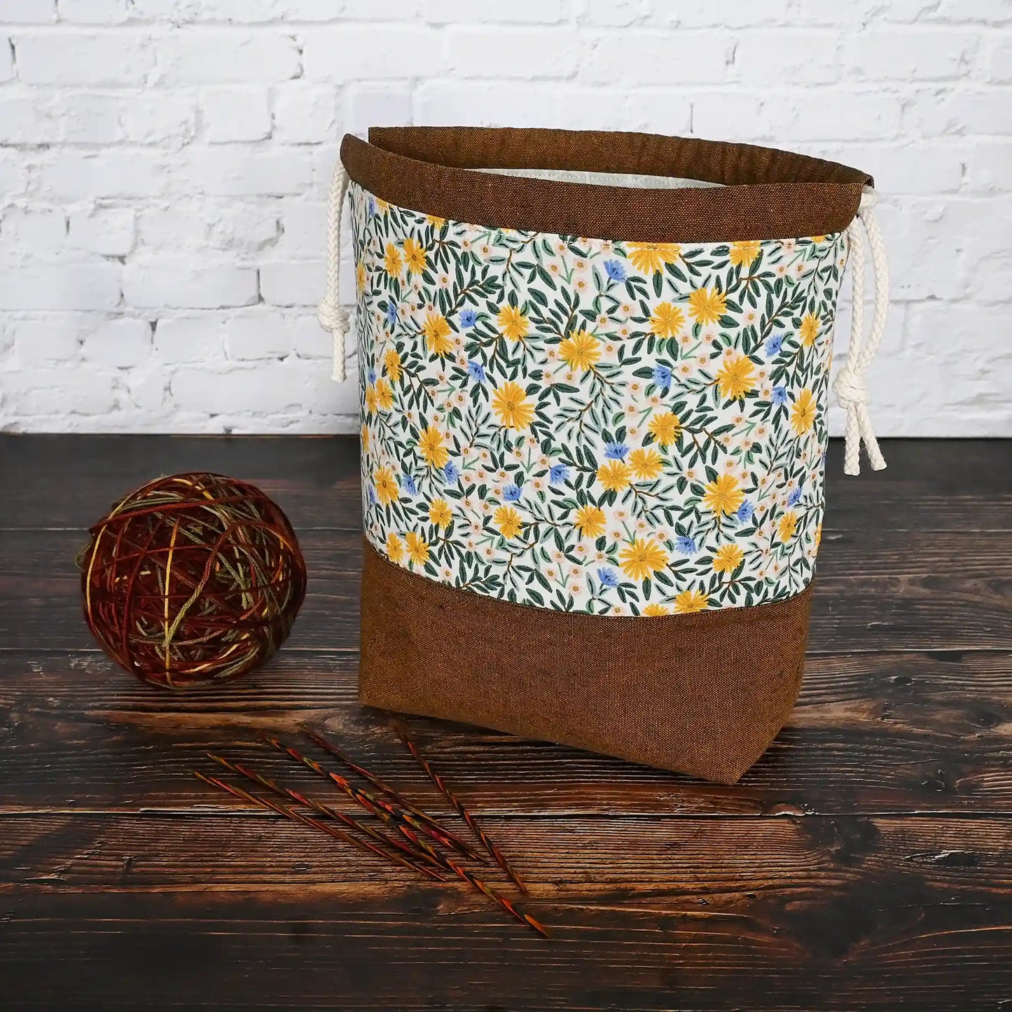 *Restocked!* Pretty Floral Print Project Bag with Pockets