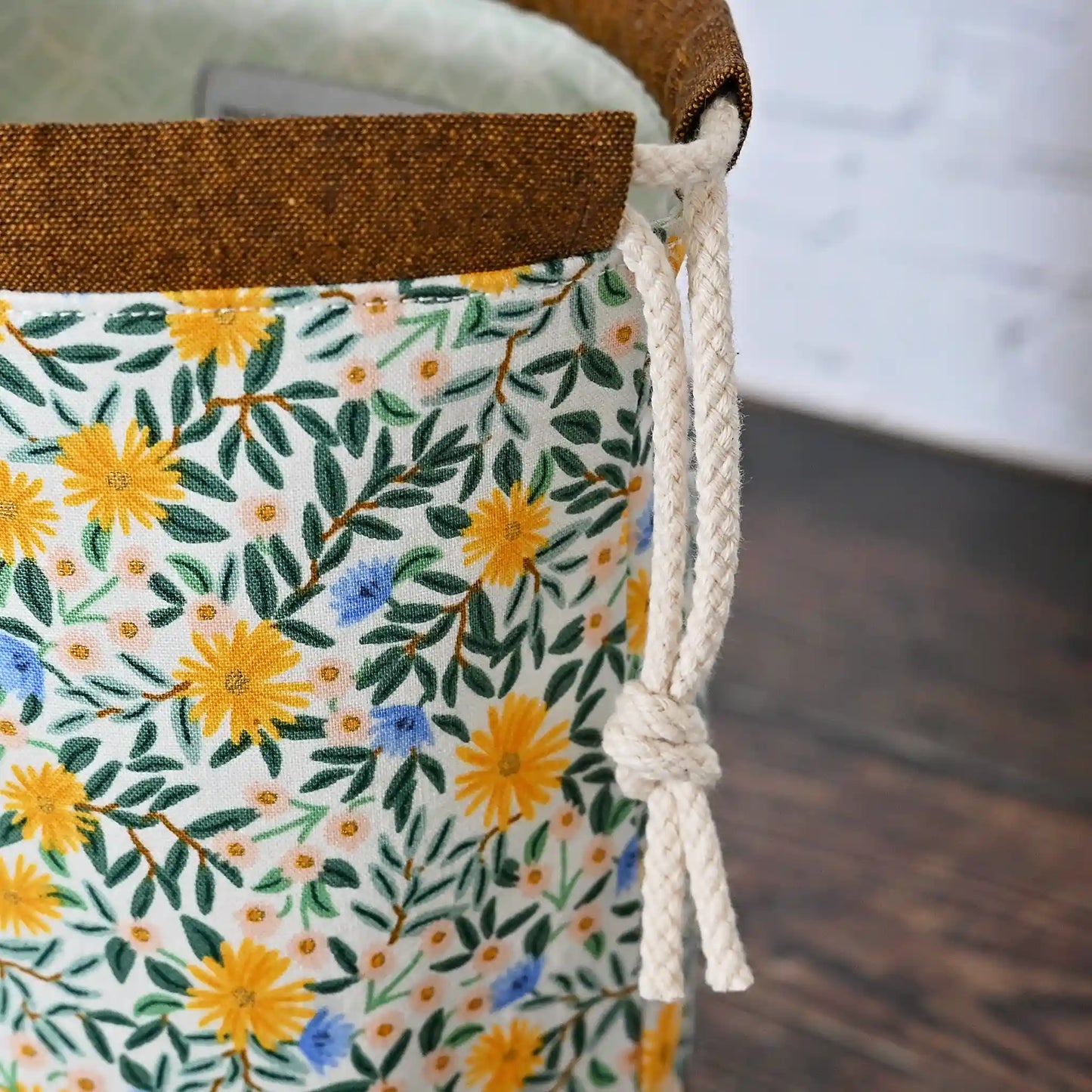 *Restocked!* Pretty Floral Print Project Bag with Pockets