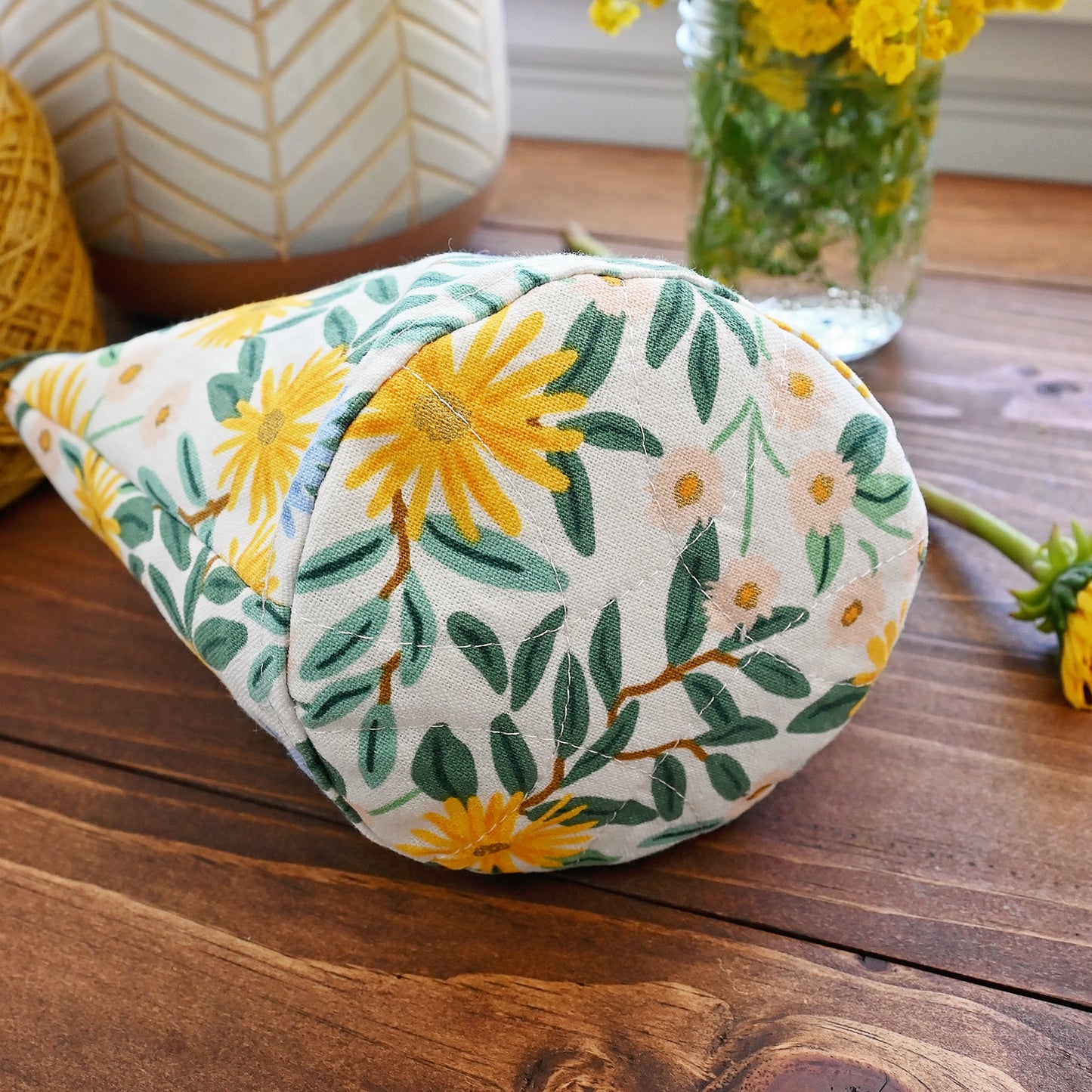 Daisy Fields Yarn Cake Cozy - Small