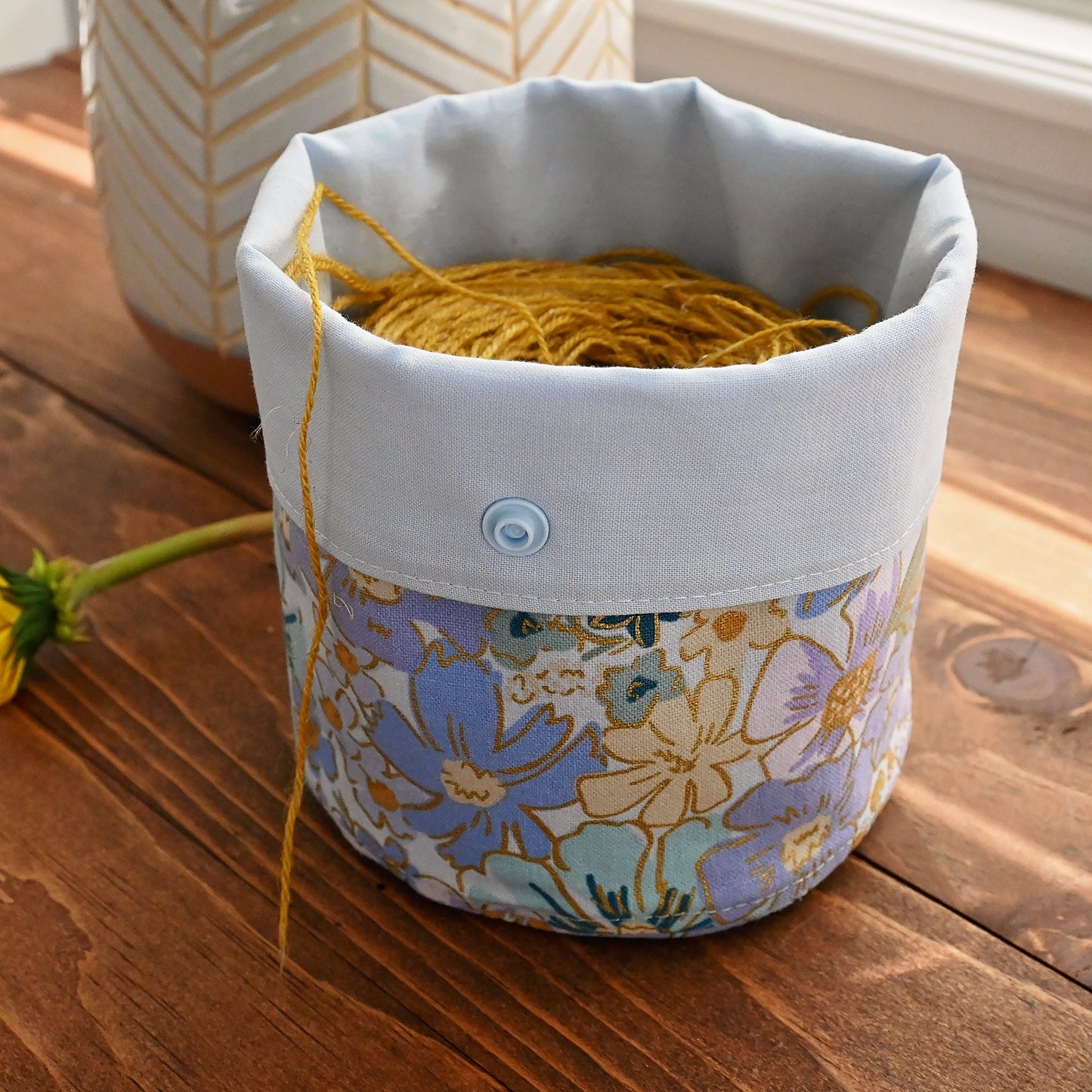 English Rose Yarn Cozy - Medium