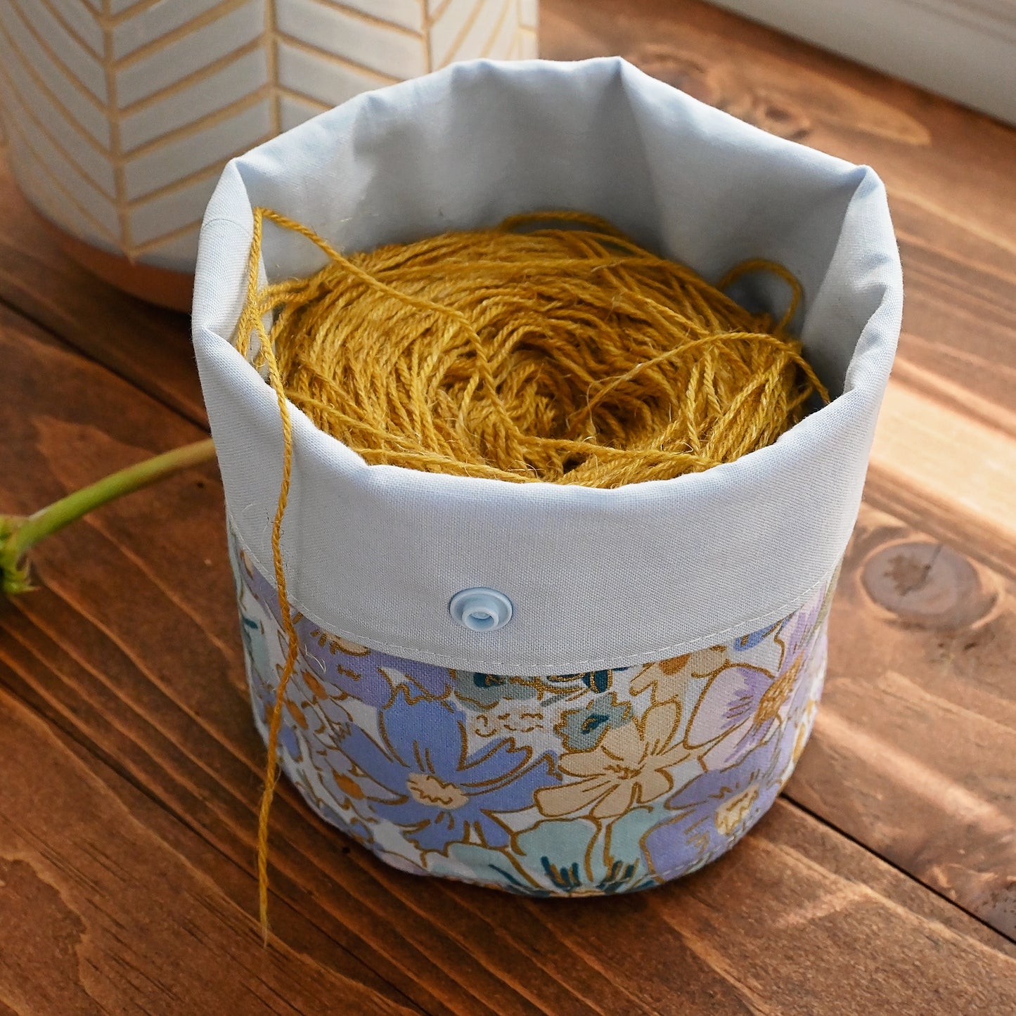 English Rose Yarn Cozy - Medium