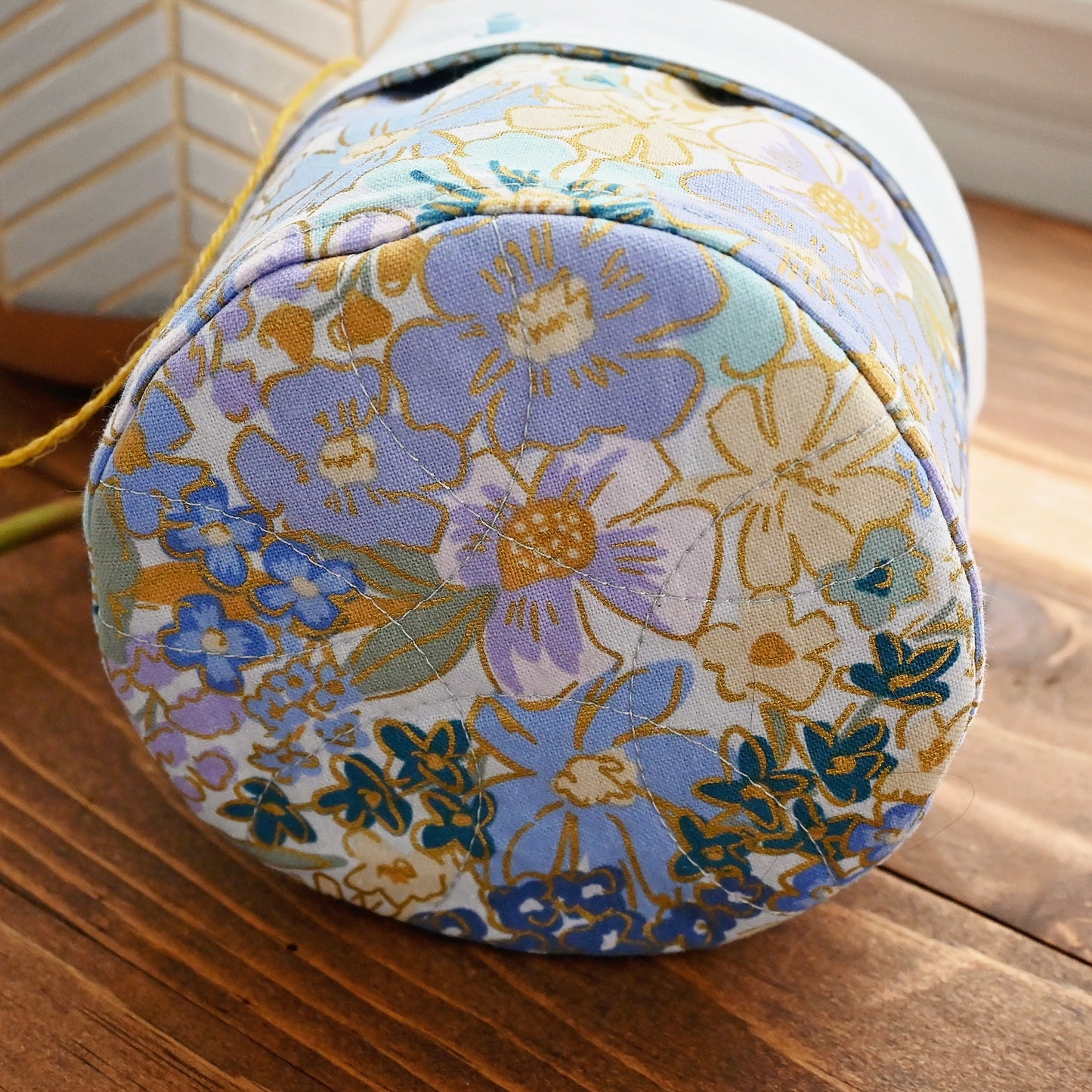 English Rose Yarn Cozy - Medium