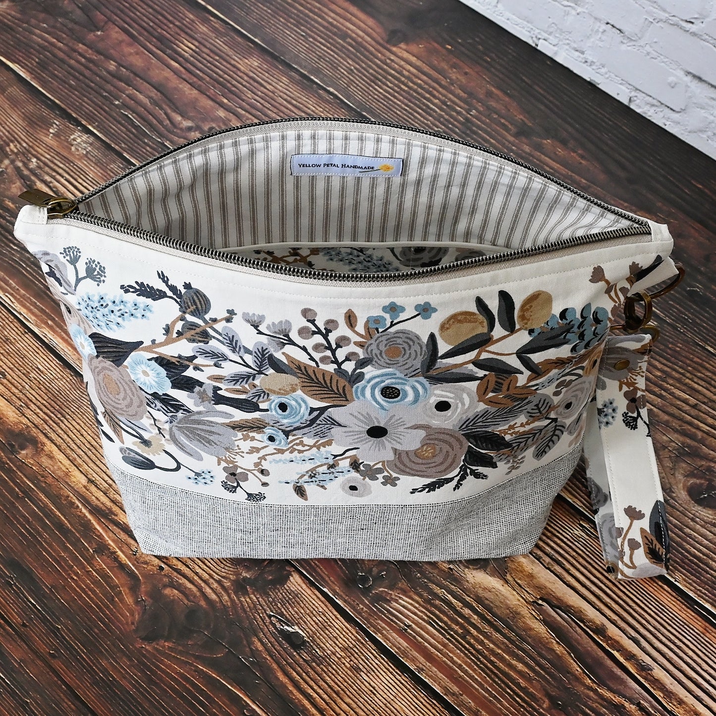 Pretty Zippered Project Bag in Pretty Grey and Cream Floral