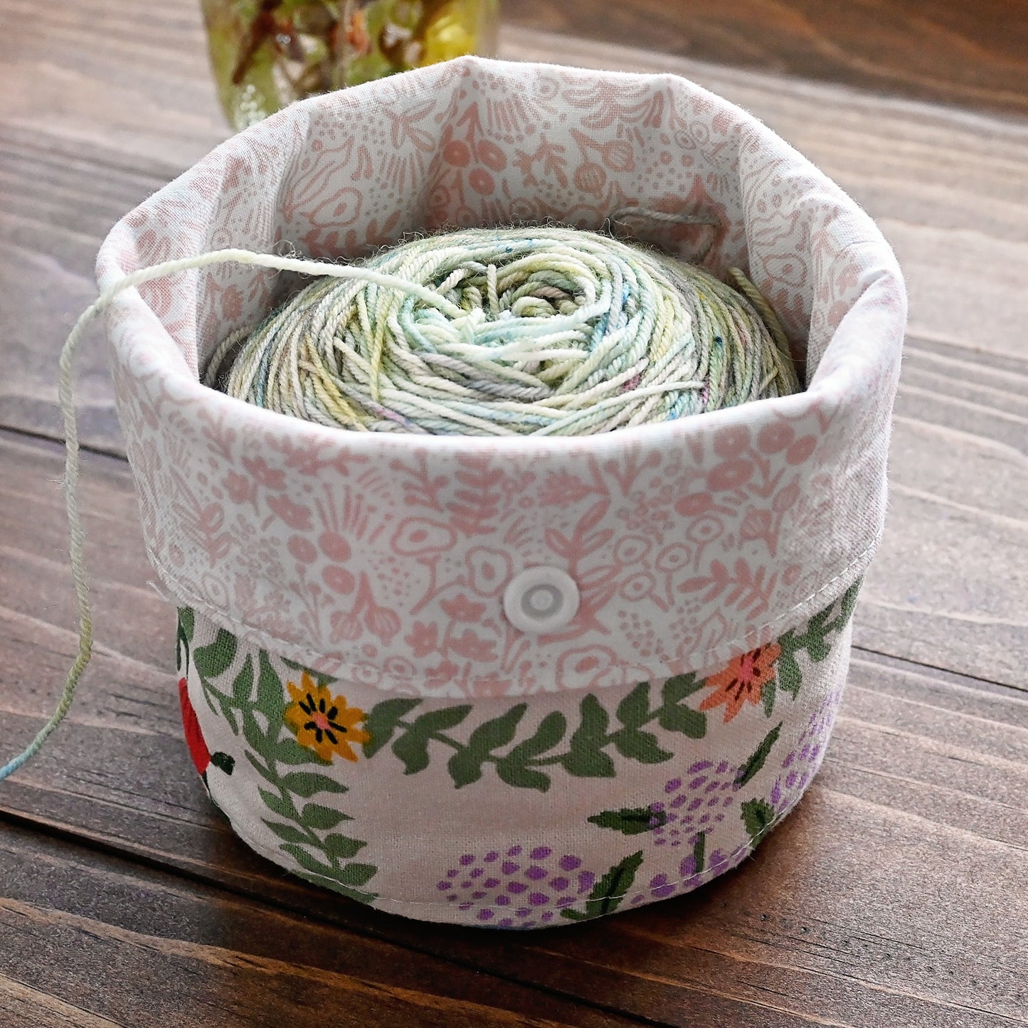 Gracie Yarn Cake Cozy - Small