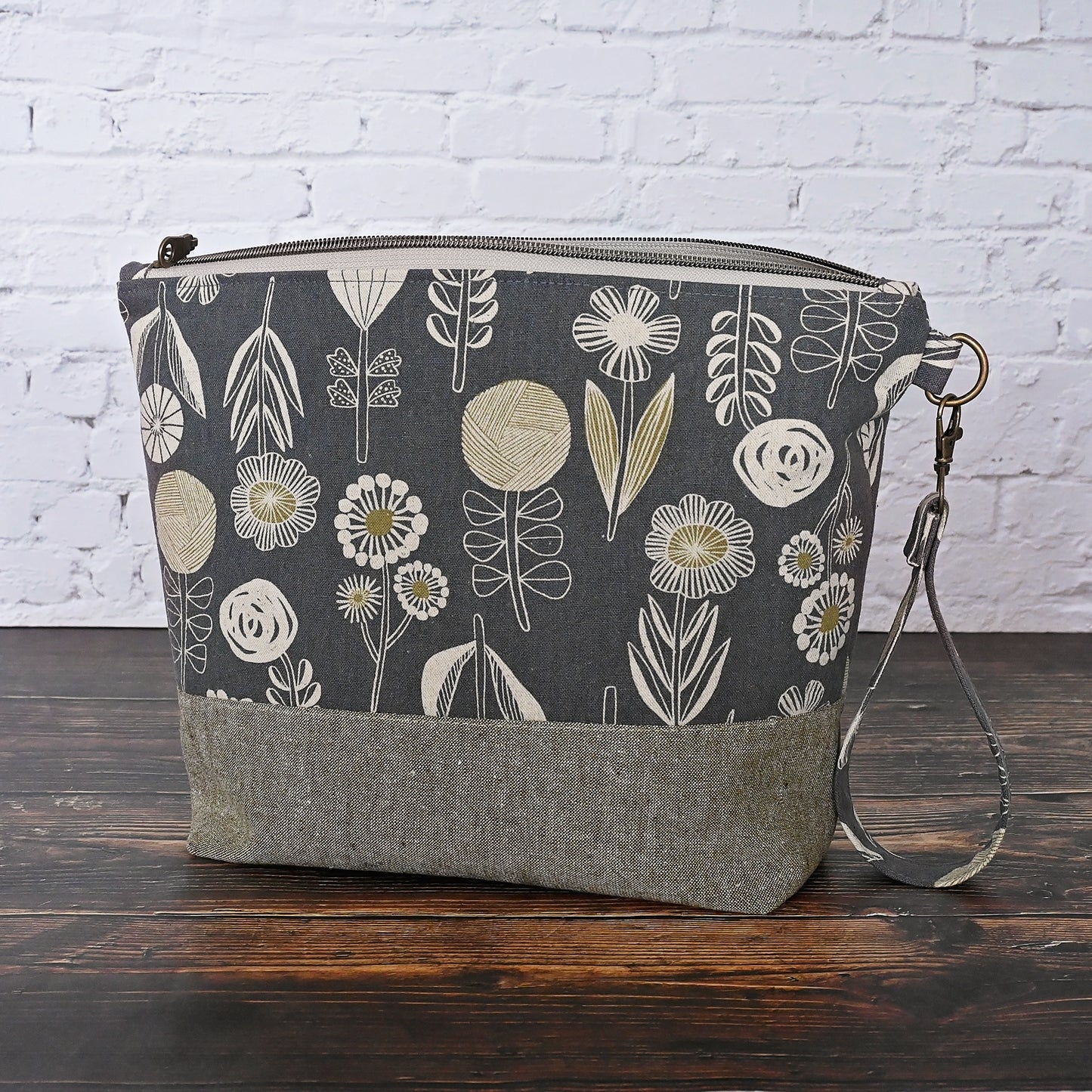 Canvas Zippered Project Bag in a Yarn Flower Canvas