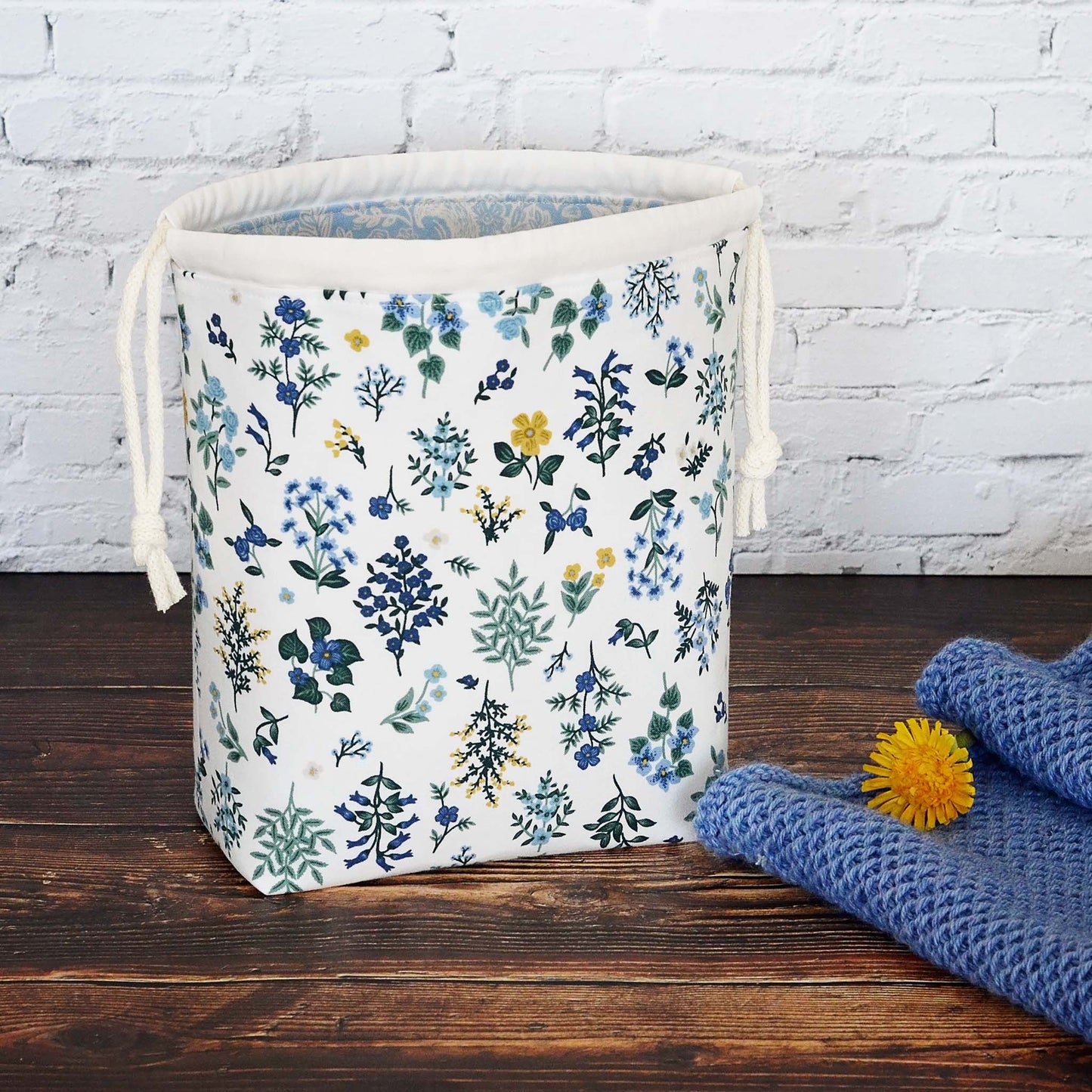 Pretty White Floral Drawstring Work in Progress Bag