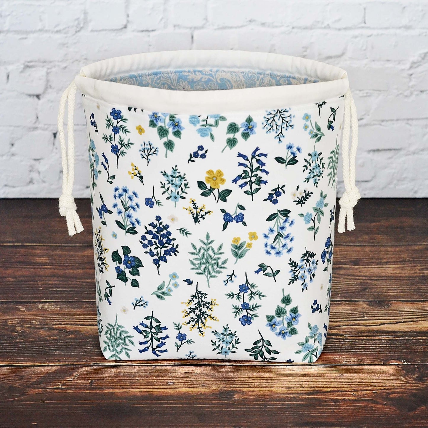 Pretty White Floral Drawstring Work in Progress Bag